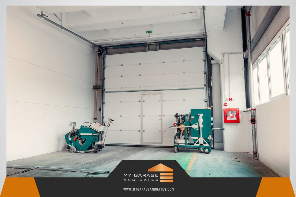 common garage door problems in Hosuton TX.