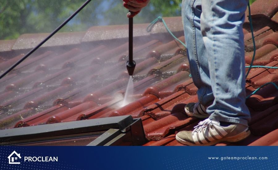 should you pressure wash your roof Lynnwood WA