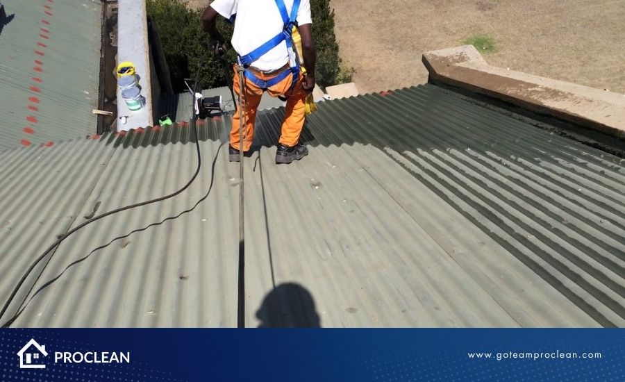 should you pressure wash your roof in Lynnwood WA